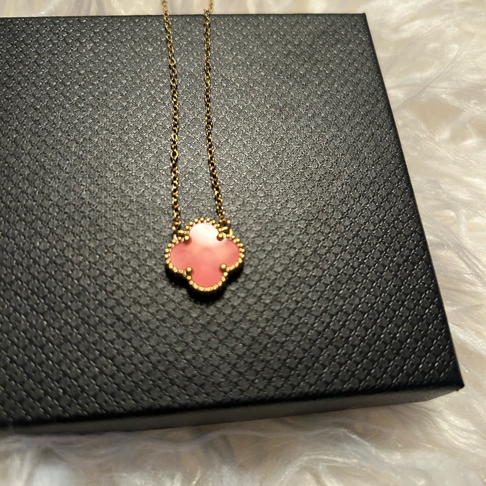 Elegant Pink and Gold Clover Pendant Necklace